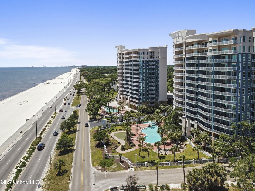 BEAUTIFUL AND UNIQUE GROUND FLOOR CORNER END UNIT CONDOMINIUM - Beach Condo for sale in Gulfport, Mississippi on Beachhouse.com