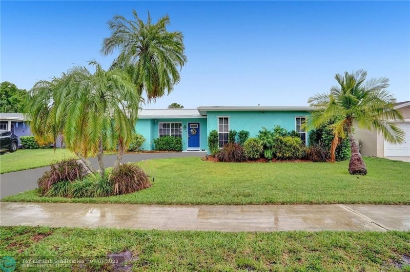 You will be AMAZED! A friendly charmer sitting pretty on prime - Beach Home for sale in Sunrise, Florida on Beachhouse.com