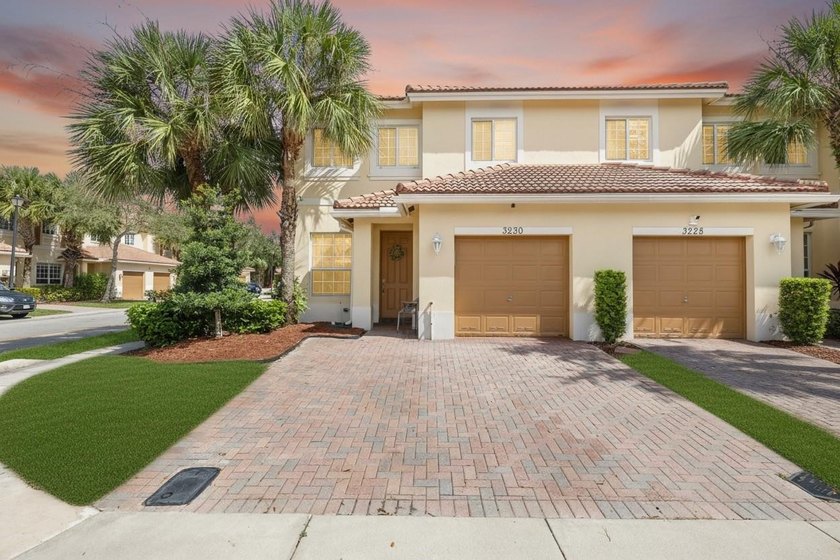 *Seller preferred lender credit up to $2,500 available* Discover - Beach Townhome/Townhouse for sale in Oakland Park, Florida on Beachhouse.com
