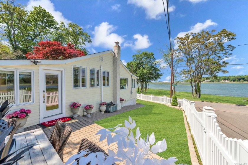 Discover Your Perfect Retreat While Enjoying San Remo Sunsets At - Beach Home for sale in Kings Park, New York on Beachhouse.com