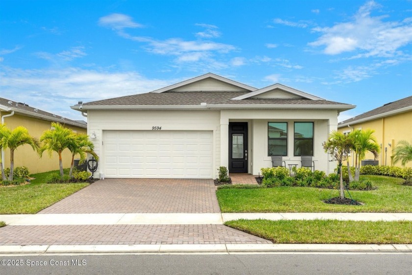 Lakefront dream home in Bridgewater, Viera's popular 55+ resort - Beach Home for sale in Melbourne, Florida on Beachhouse.com