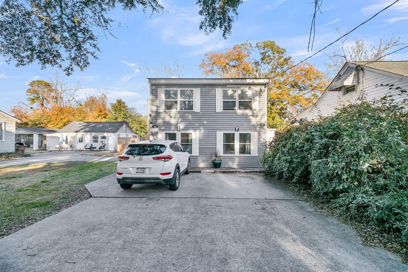 Welcome to 428 Riverland Drive, a well-located, furnished duplex - Beach Home for sale in Charleston, South Carolina on Beachhouse.com