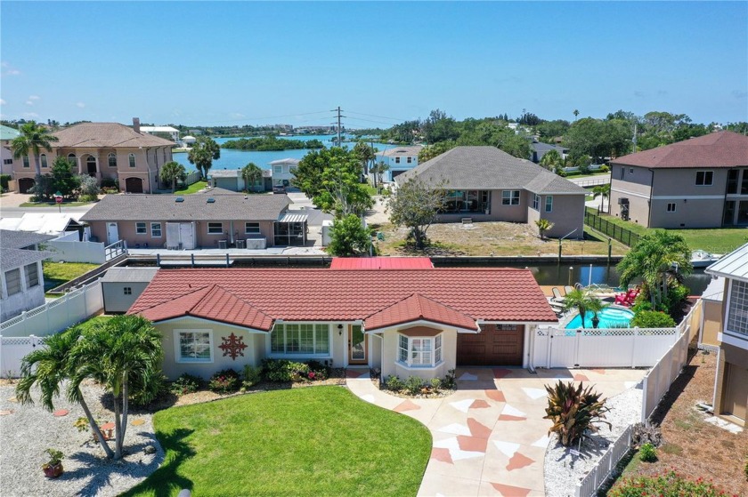 Welcome to this spectacular Gulf Access, Pool Home in creme de - Beach Home for sale in Nokomis, Florida on Beachhouse.com