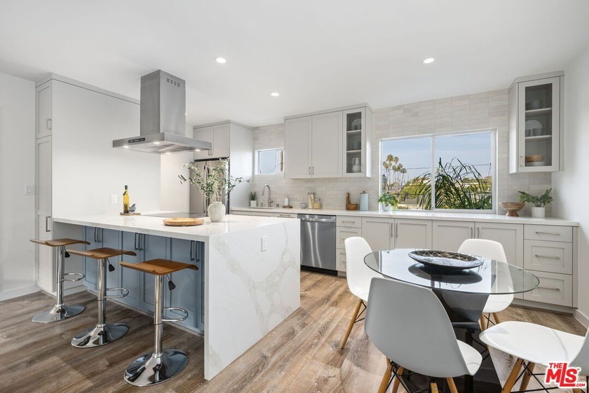 *** FIRST TIME EVER ON MARKET *** With the New Year comes a - Beach Condo for sale in Santa Monica, California on Beachhouse.com