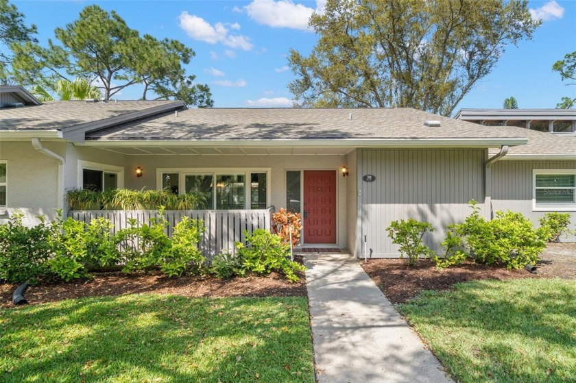 This two bedroom, two bath condo has plenty of space to fit your - Beach Home for sale in Oldsmar, Florida on Beachhouse.com
