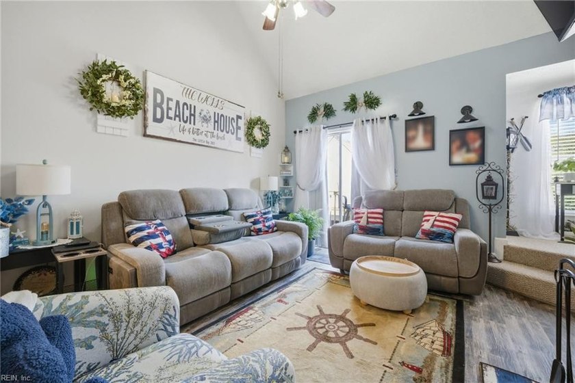 Beautiful condo with private beach access offering a spacious - Beach Condo for sale in Norfolk, Virginia on Beachhouse.com