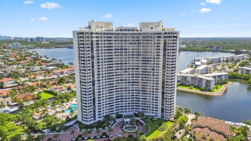 Extraordinary all renovated Unit.  Open kitchen, stainless still - Beach Condo for sale in Aventura, Florida on Beachhouse.com