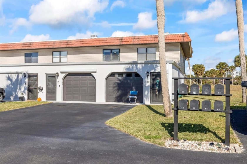 WELCOME TO YOUR DREAM COASTAL RETREAT! This beautiful - Beach Townhome/Townhouse for sale in Flagler Beach, Florida on Beachhouse.com