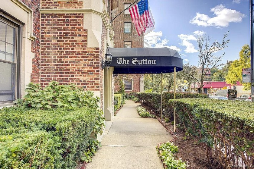 THE UNIT: Welcome to #4J - a sought-after, most-wanted floor - Beach Home for sale in Forest Hills, New York on Beachhouse.com