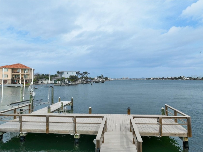 This extraordinary, oversized, waterfront property offers a rare - Beach Home for sale in ST Pete Beach, Florida on Beachhouse.com