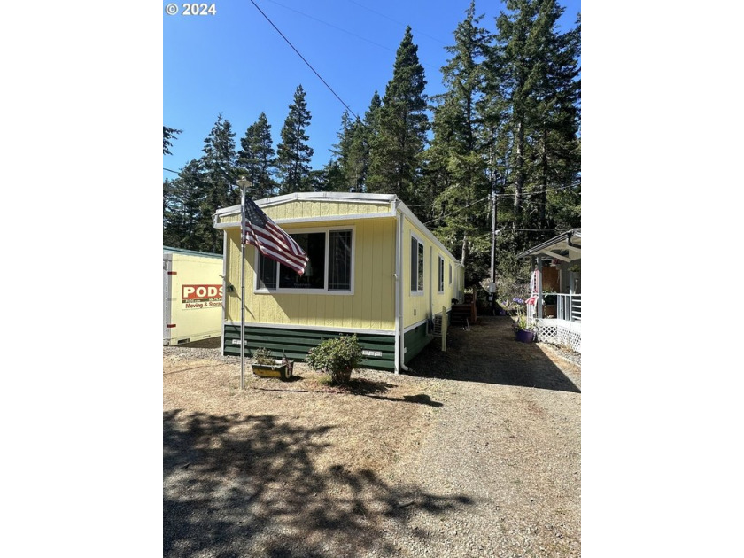 Great opportunity for affordable, 55+ living at scenic Mercer - Beach Home for sale in Florence, Oregon on Beachhouse.com