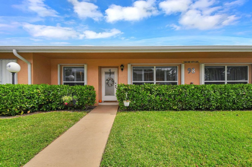 Welcome to this charming 2 bed 2 bath villa located in the - Beach Home for sale in Delray Beach, Florida on Beachhouse.com