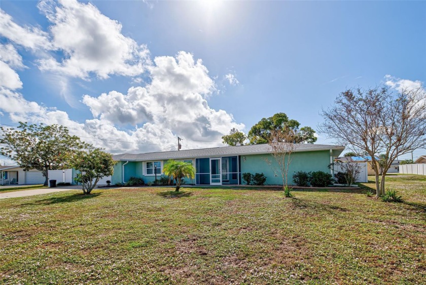 Price reduction. The perfect location at a great price. This - Beach Home for sale in Englewood, Florida on Beachhouse.com