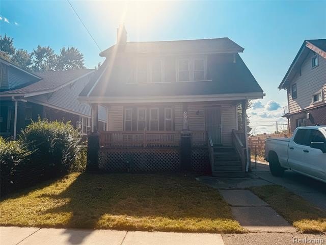 Come check out this beautiful Cape Cod featuring 3 bedrooms, 1.1 - Beach Home for sale in Detroit, Michigan on Beachhouse.com