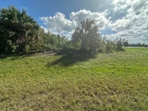 This EXCEPTIONAL lakefront property offers a unique opportunity - Beach Lot for sale in Rotonda West, Florida on Beachhouse.com