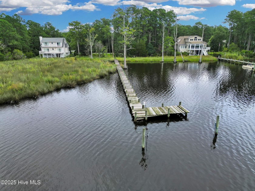 Waterfront homesite with extensive dock frontage in the gated - Beach Lot for sale in New Bern, North Carolina on Beachhouse.com
