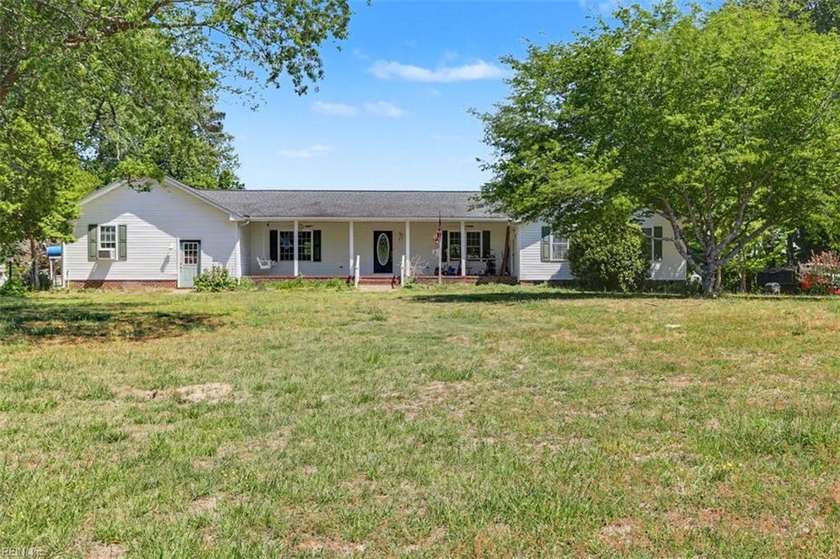 8 Acres- Bring your Horses! Spacious Ranch on Pasture Land with - Beach Home for sale in Gloucester, Virginia on Beachhouse.com