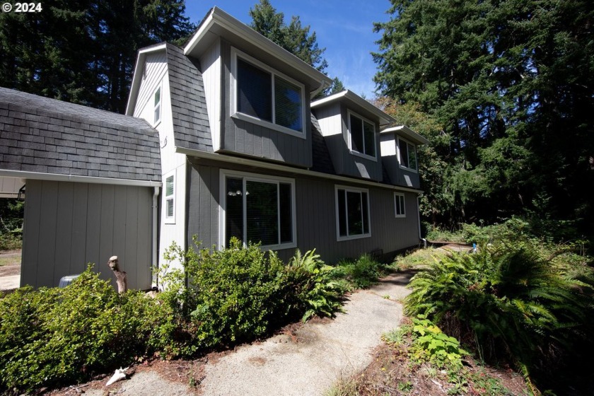 Hard to find horse property. Two-story house with four bedrooms - Beach Home for sale in Florence, Oregon on Beachhouse.com