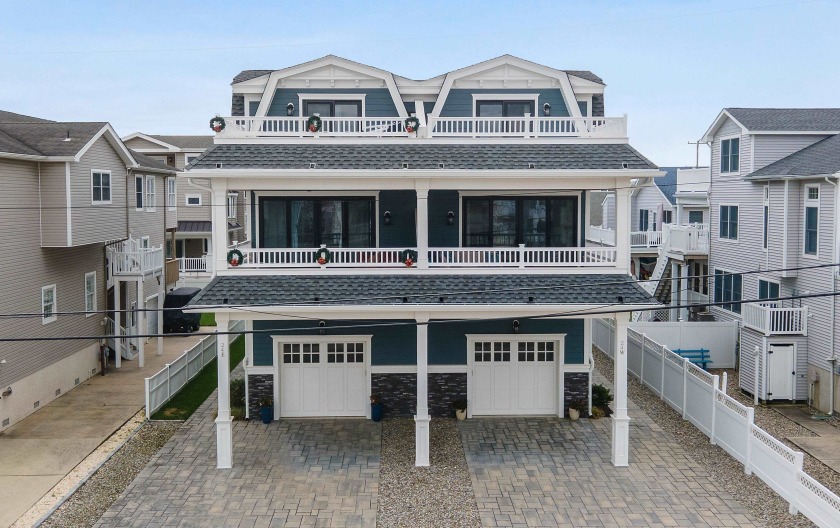 EXCEPTIONAL BEACH BLOCK TOWNHOUSE CUSTOM BUILT BY TOM WELSH - Beach Townhome/Townhouse for sale in Sea Isle City, New Jersey on Beachhouse.com
