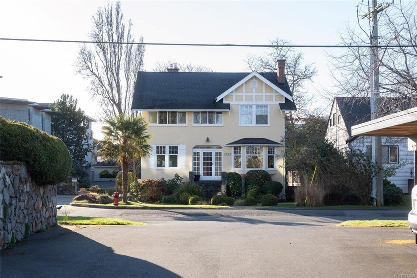 Welcome to 2663 Orchard in South Oak Bay and discover the - Beach Home for sale in Oak Bay, British Columbia on Beachhouse.com