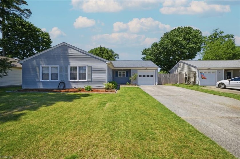 Welcome to lake living in desirable Sanlun Lakes! This 3 bedroom - Beach Home for sale in Hampton, Virginia on Beachhouse.com