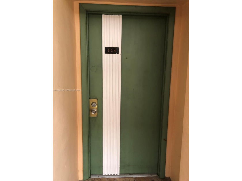 Gorgeous 2-bedroom, 2 full-bath unit ideally located in West - Beach Condo for sale in Miami, Florida on Beachhouse.com