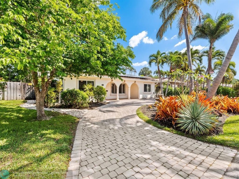 NEW PRICE...EAST WILTON MANORS...BEAUTIFUL TROPICAL LANDSCAPED - Beach Home for sale in Wilton Manors, Florida on Beachhouse.com