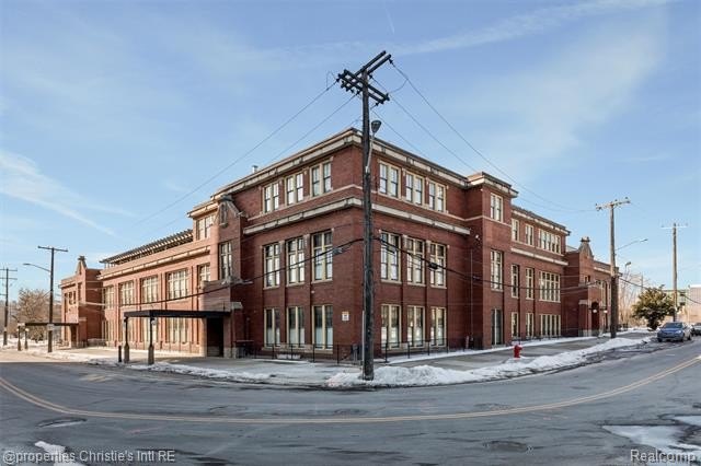 Welcome to Unit 39 at Leland Lofts, a one-of-a-kind residence - Beach Condo for sale in Detroit, Michigan on Beachhouse.com