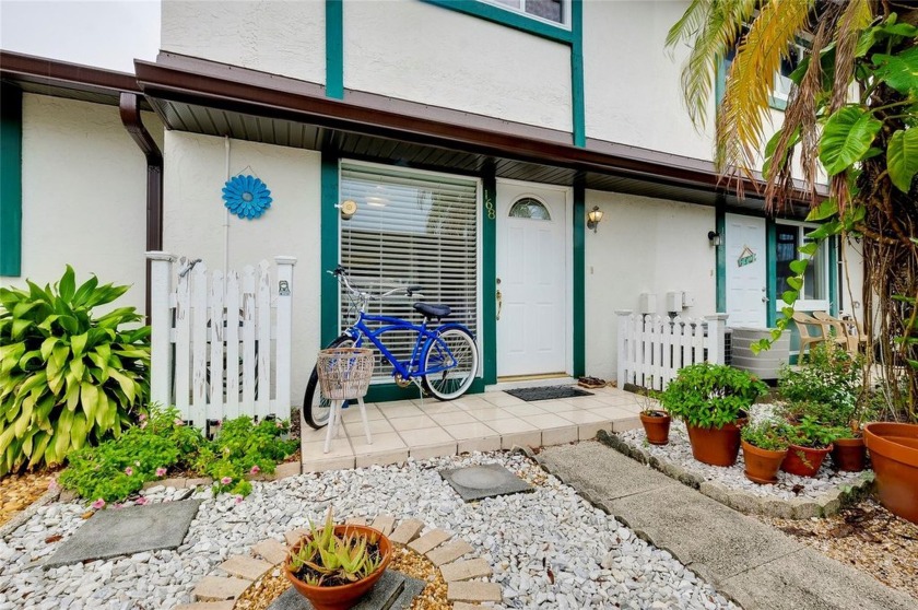 Under contract-accepting backup offers. Check out this amazing - Beach Condo for sale in Venice, Florida on Beachhouse.com