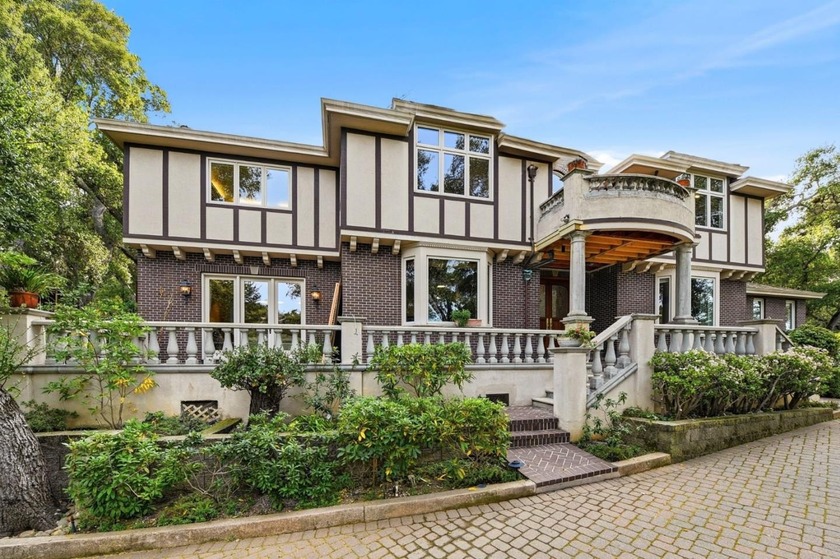 Welcome to this stunning property in the heart of Los Altos - Beach Home for sale in Los Altos, California on Beachhouse.com