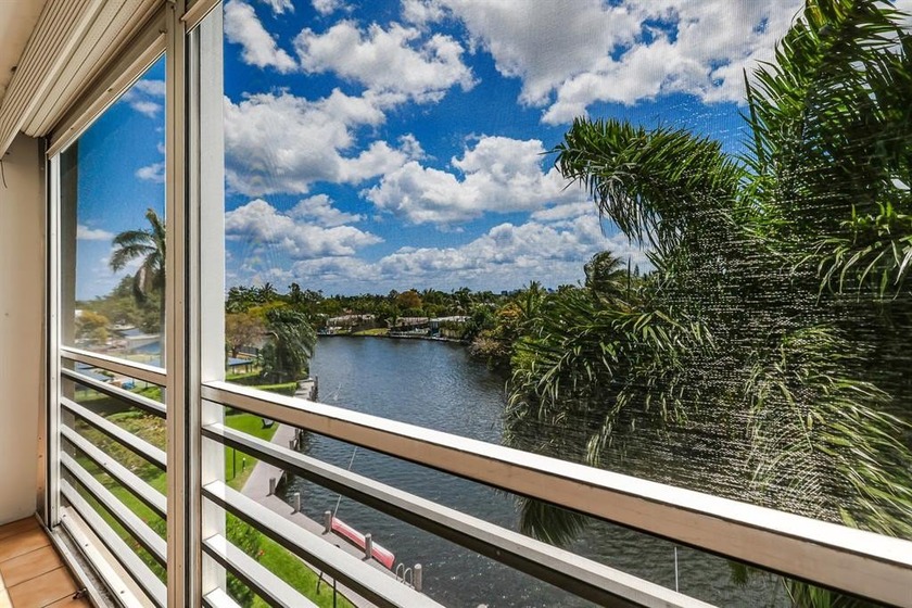 Overlooking the Middle River with views of downtown Ft - Beach Condo for sale in Oakland Park, Florida on Beachhouse.com