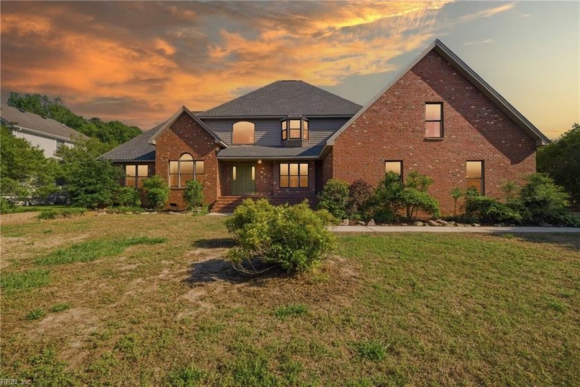 Custom-built 4br, 3 full, 2 half bath home located in the - Beach Home for sale in Currituck, North Carolina on Beachhouse.com