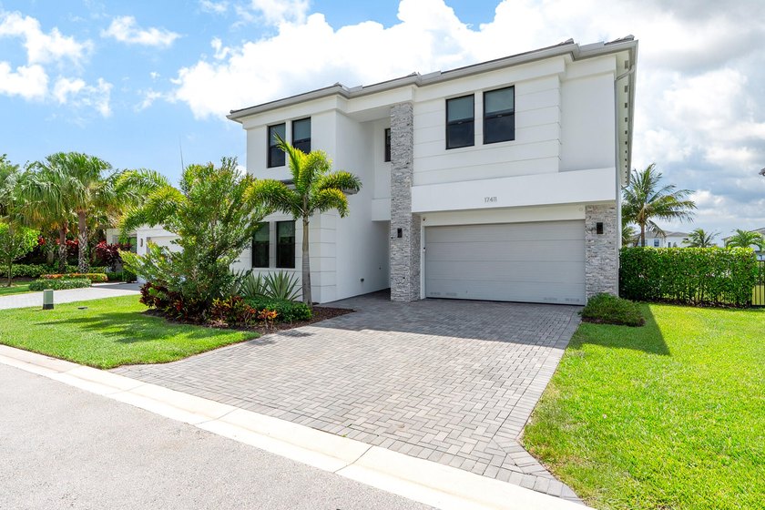 Incredible 5 bedroom, 7 bathroom Estate home located on a prime - Beach Home for sale in Boca Raton, Florida on Beachhouse.com
