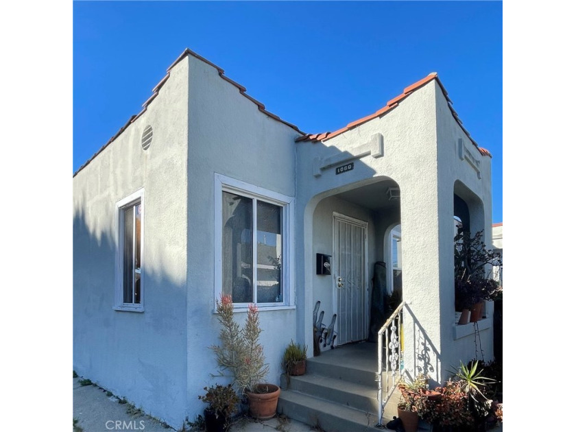 Location, location, location!!!  Excellent investment property - Beach Townhome/Townhouse for sale in San Pedro, California on Beachhouse.com