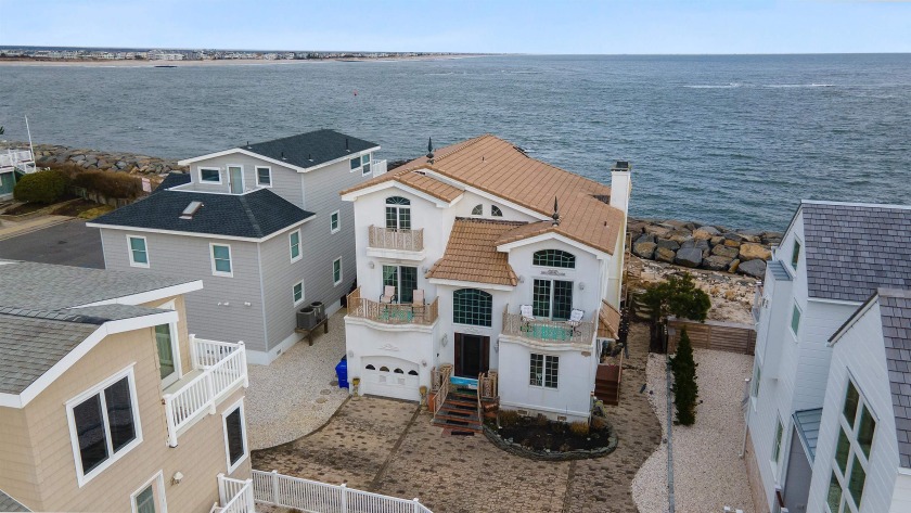 Staggering Vistas as far as the eye can see.  This remarkable - Beach Home for sale in Avalon, New Jersey on Beachhouse.com