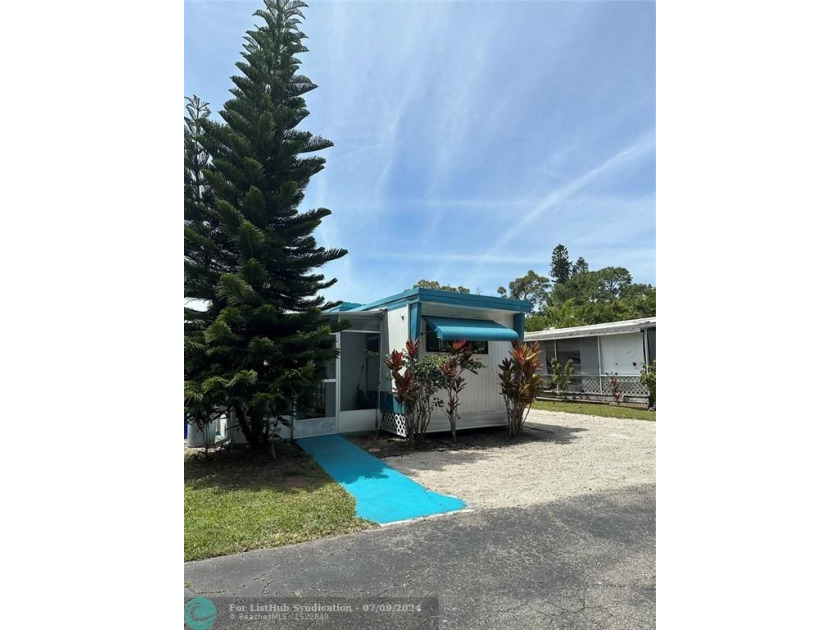 Tiny home living! Renovated 2-bed, 1-bath home. Move in ready - Beach Home for sale in Stuart, Florida on Beachhouse.com