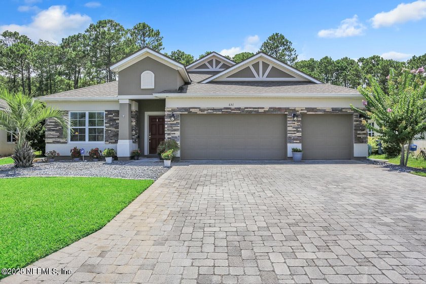 *** FRESH INTERIROR PAINT & $10,000 REDUCTION *** This Las - Beach Home for sale in St Augustine, Florida on Beachhouse.com