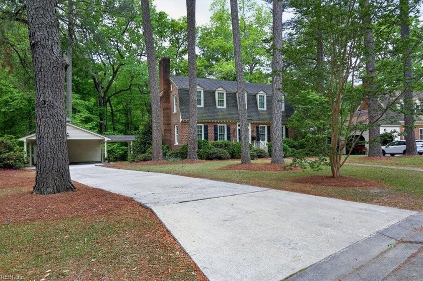 Spotless quality built 4 bedroom all brick Dutch Colonial with - Beach Home for sale in Suffolk, Virginia on Beachhouse.com
