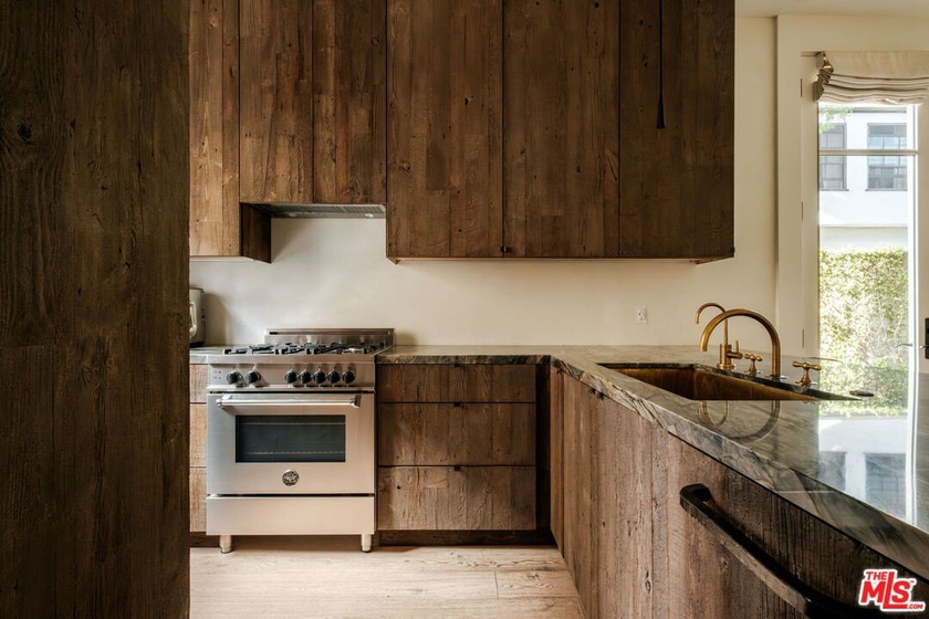 Built in 2018 and located just five blocks from Santa Monica - Beach Townhome/Townhouse for sale in Santa Monica, California on Beachhouse.com