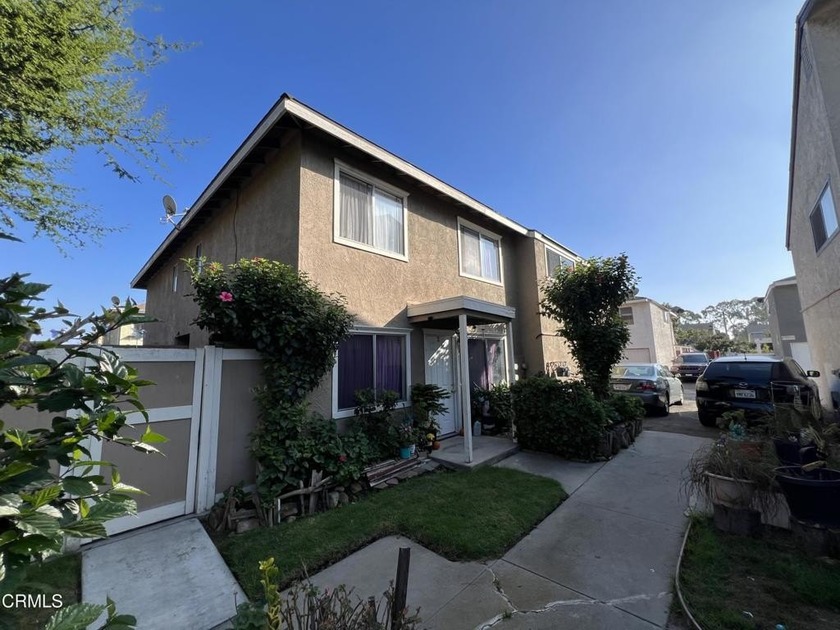 Great 4-unit investment property in a strong Oxnard rental - Beach Townhome/Townhouse for sale in Oxnard, California on Beachhouse.com