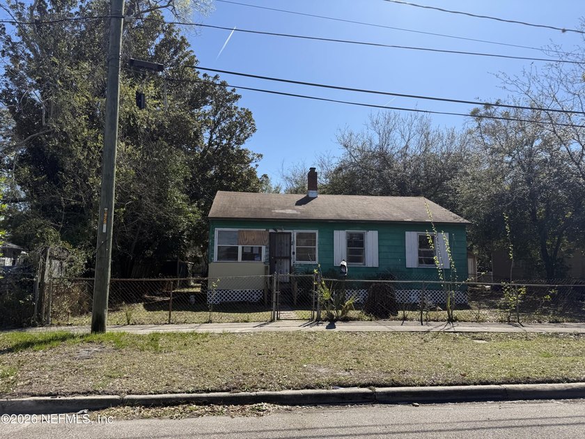 Great price and opportunity for the savvy investor. Eastside - Beach Home for sale in Jacksonville, Florida on Beachhouse.com