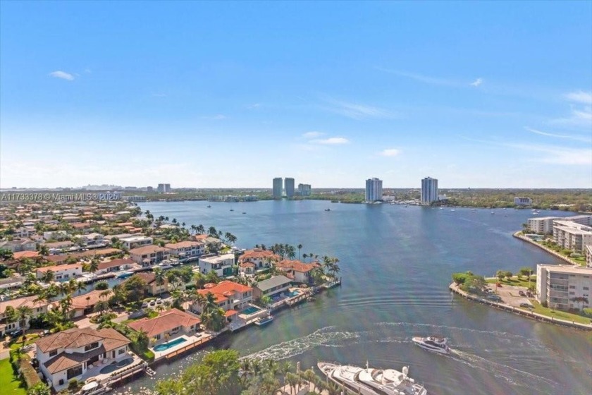 SPECTACULAR PANORAMIC VIEWS FROM THIS HIGH FLOOR FULLY RENOVATED - Beach Condo for sale in Aventura, Florida on Beachhouse.com