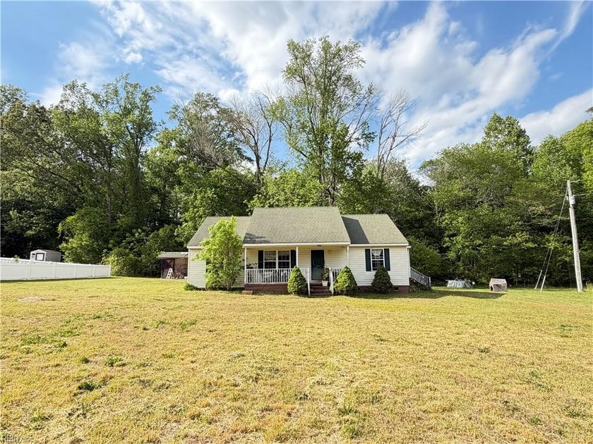 Sitting on 8.64 acres, this cozy ranch style home offers 3 - Beach Home for sale in Suffolk, Virginia on Beachhouse.com
