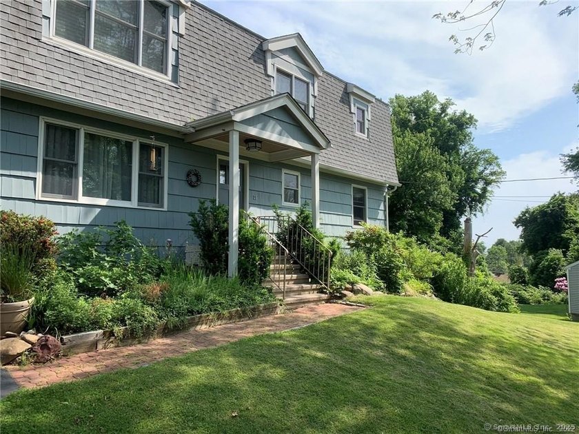 Welcome to this well-appointed 4/5 bedroom home on a charming - Beach Home for sale in Milford, Connecticut on Beachhouse.com