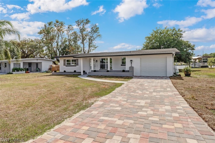 GREAT LOCATION & GULF ACCESS! This home is located near the end - Beach Home for sale in North Fort Myers, Florida on Beachhouse.com