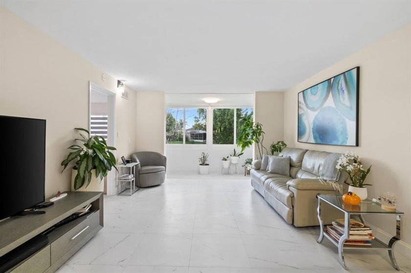 Easy to show!!! Beautiful, fully remodeled, featuring 2 spacious - Beach Condo for sale in Sunrise, Florida on Beachhouse.com