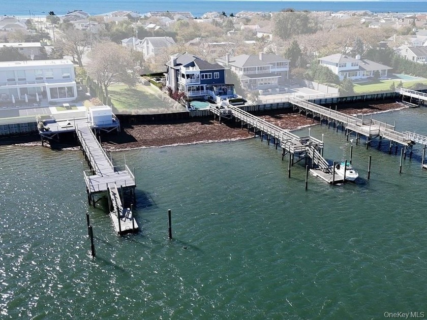 Online Bankruptcy Auction: Spectacular Bayfront Luxury Home - Beach Home for sale in Atlantic Beach, New York on Beachhouse.com