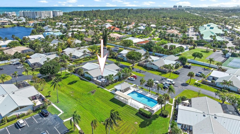 Walk to the Beach! This beautifully renovated villa in Oceanside - Beach Home for sale in Jupiter, Florida on Beachhouse.com