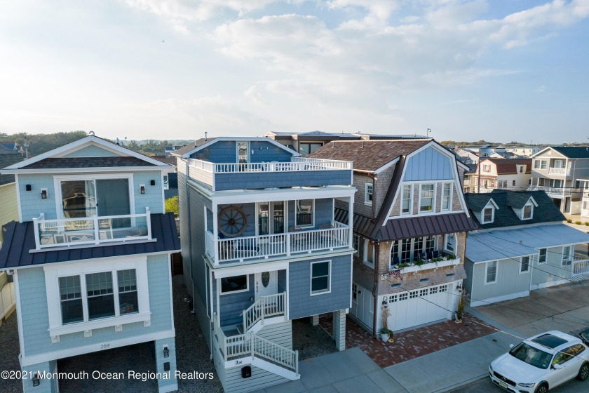 This two bedroom, two bath custom built Manasquan beach home was - Beach Home for sale in Manasquan, New Jersey on Beachhouse.com