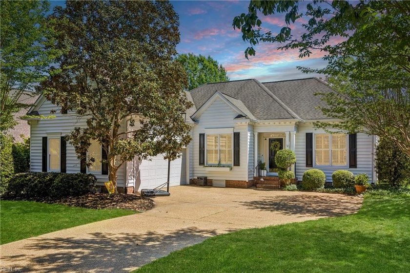 Beautifully maintained and custom built P.F Summer's Ranch w - Beach Home for sale in Toano, Virginia on Beachhouse.com